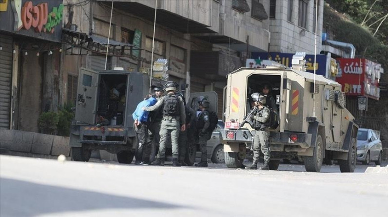 مؤسسات الأسرى: اعتقال 25 فلسطينيا من الضفة الغربية منذ مساء الأحد